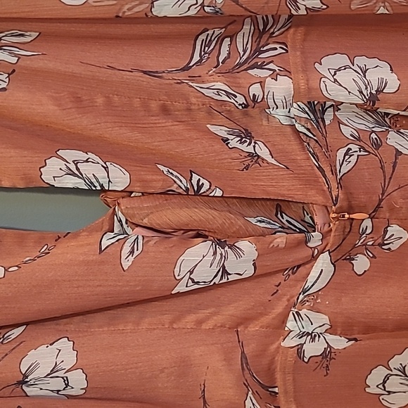 TJD Sexy Romper Size Small, worn once - Picture 4 of 7